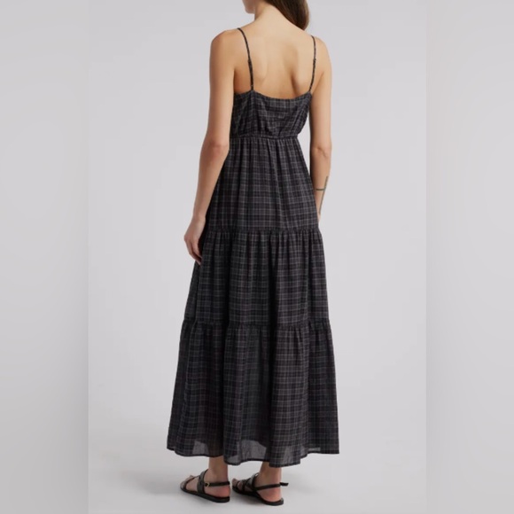 🖤 FRONT BUTTON TIERED MAXI DRESS 🖤 - Picture 3 of 3